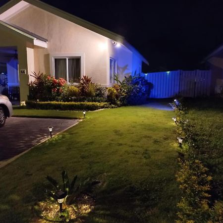 Natty'S Cozy Beach House In Hanover Jamaica ลูเซีย ภายนอก รูปภาพ