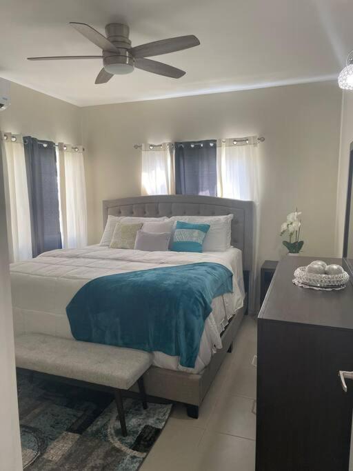 Natty'S Cozy Beach House In Hanover Jamaica ลูเซีย ภายนอก รูปภาพ