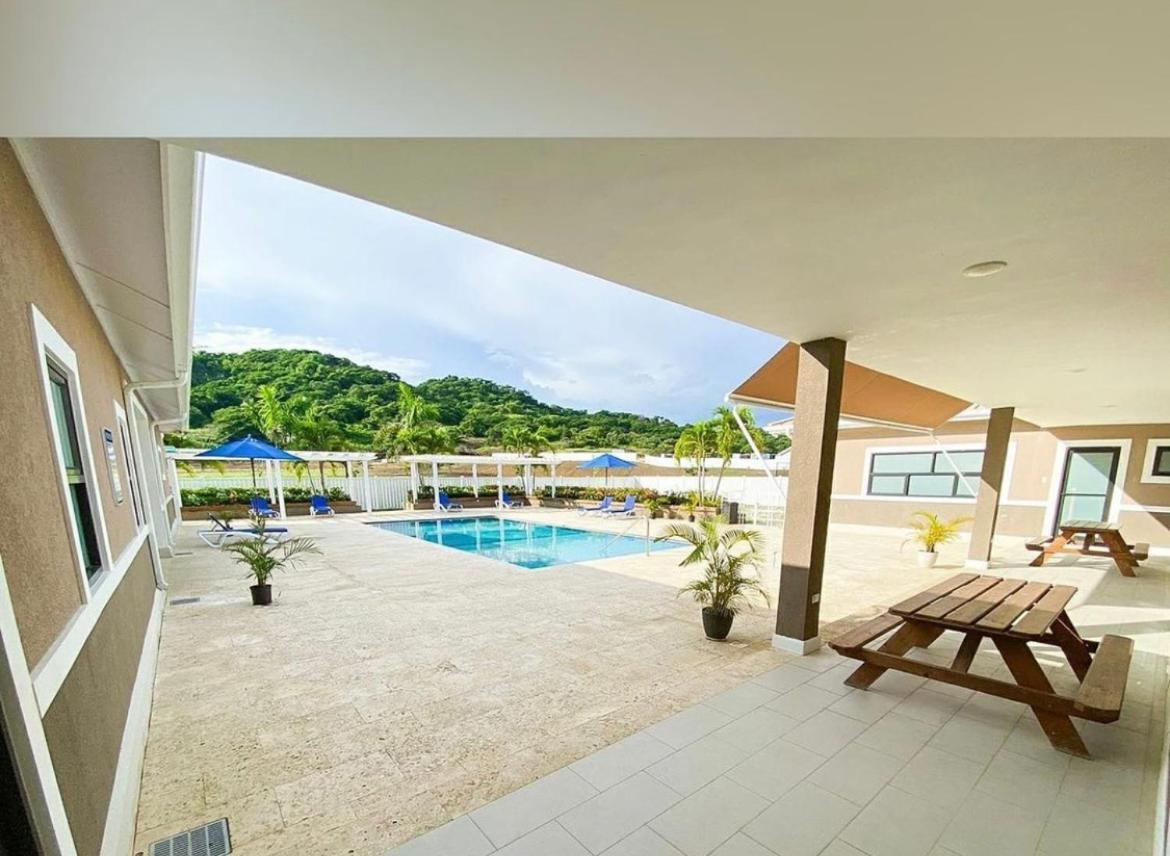 Natty'S Cozy Beach House In Hanover Jamaica ลูเซีย ภายนอก รูปภาพ