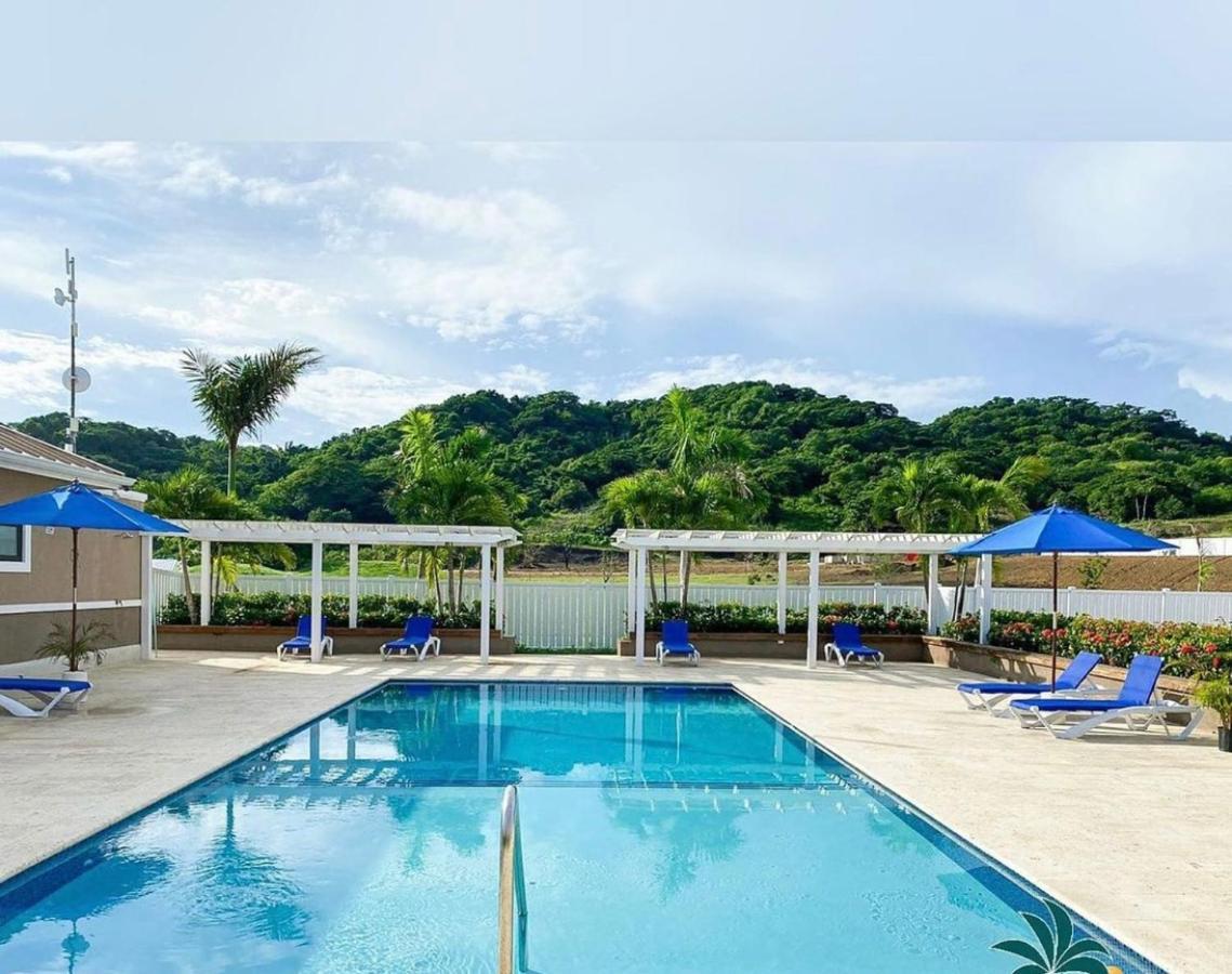 Natty'S Cozy Beach House In Hanover Jamaica ลูเซีย ภายนอก รูปภาพ