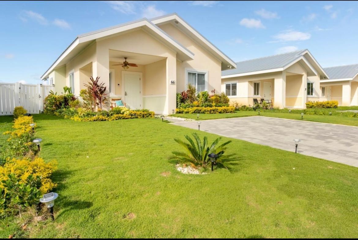 Natty'S Cozy Beach House In Hanover Jamaica ลูเซีย ภายนอก รูปภาพ